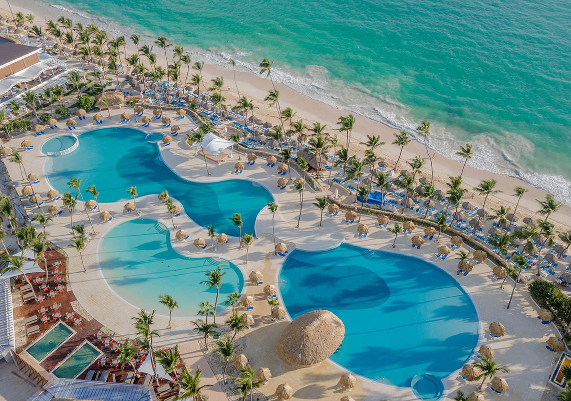 Punta Cana All-Inclusive Resorts with Best Shopping Access: Complete Comparison 2026
